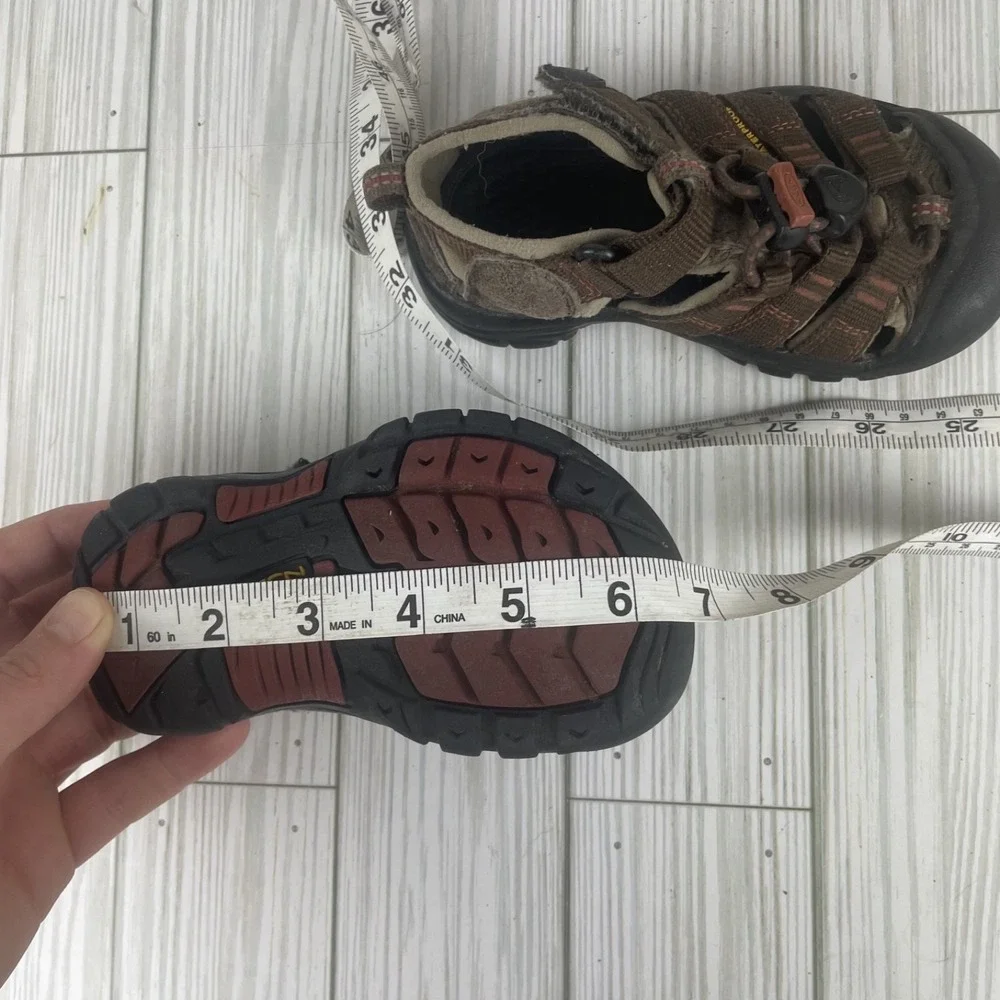 Toddler‎ Keen SANDALS Size - 4?